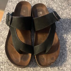 White mountain footbed sandals used but in great condition size 8